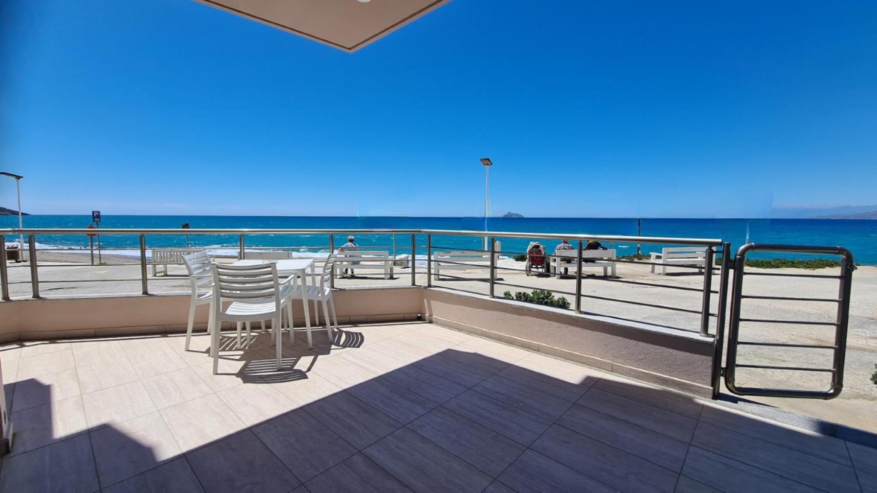 Bella Mare Luxury Apartments Kalamaki  Eksteriør billede