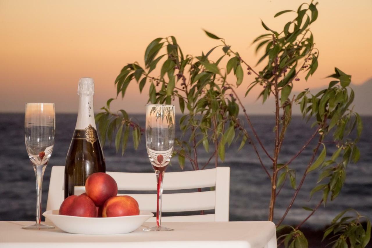 Bella Mare Luxury Apartments Kalamaki  Eksteriør billede